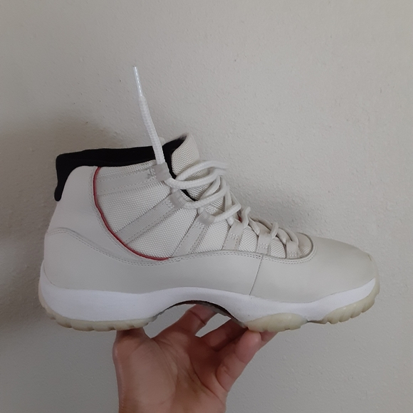 Jordan 11 Size 10 🎆🗯🗯🗯 - Picture 2 of 13